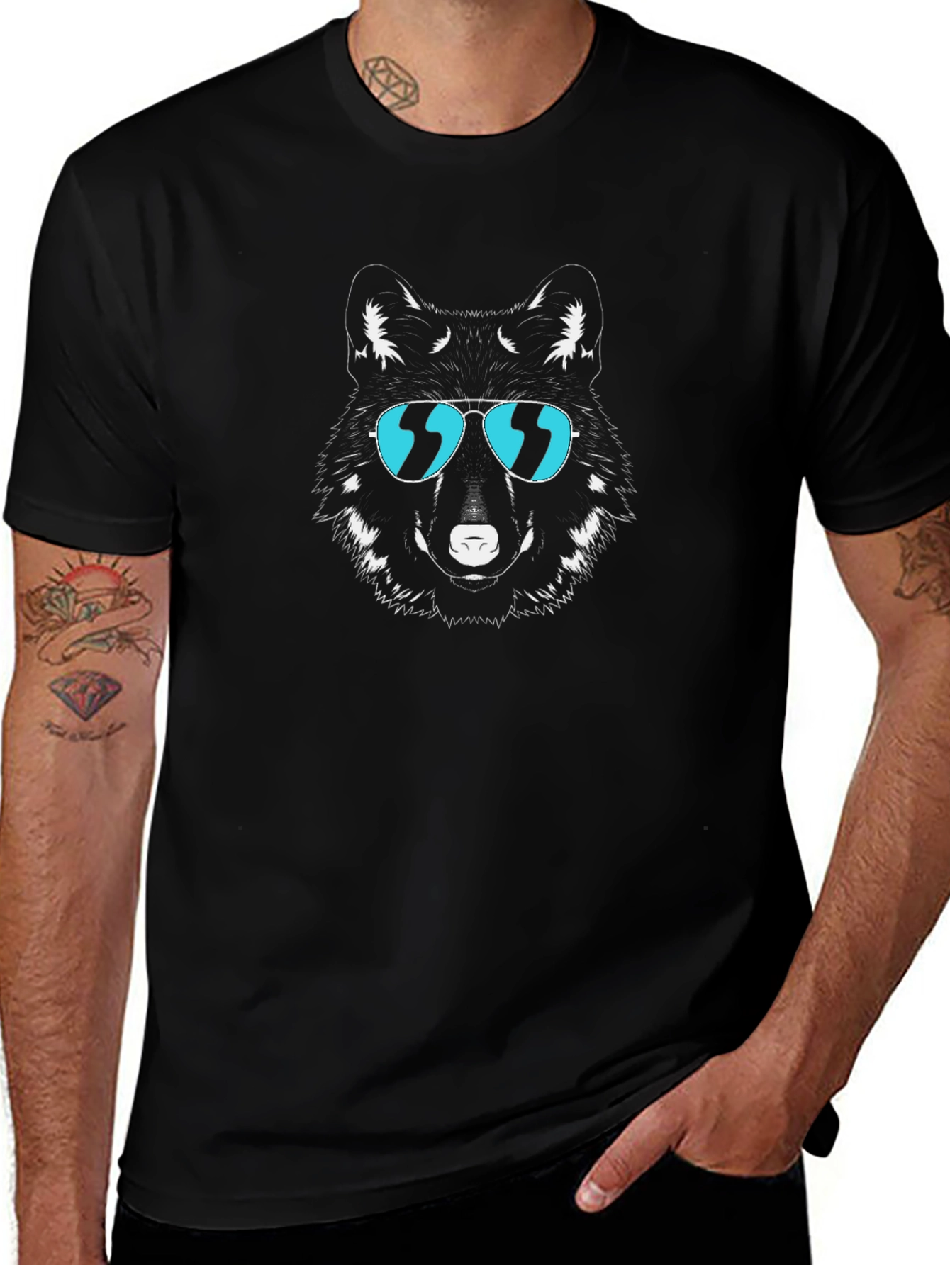 Cool Wolf Graphic Tee - Stylish Black T-Shirt